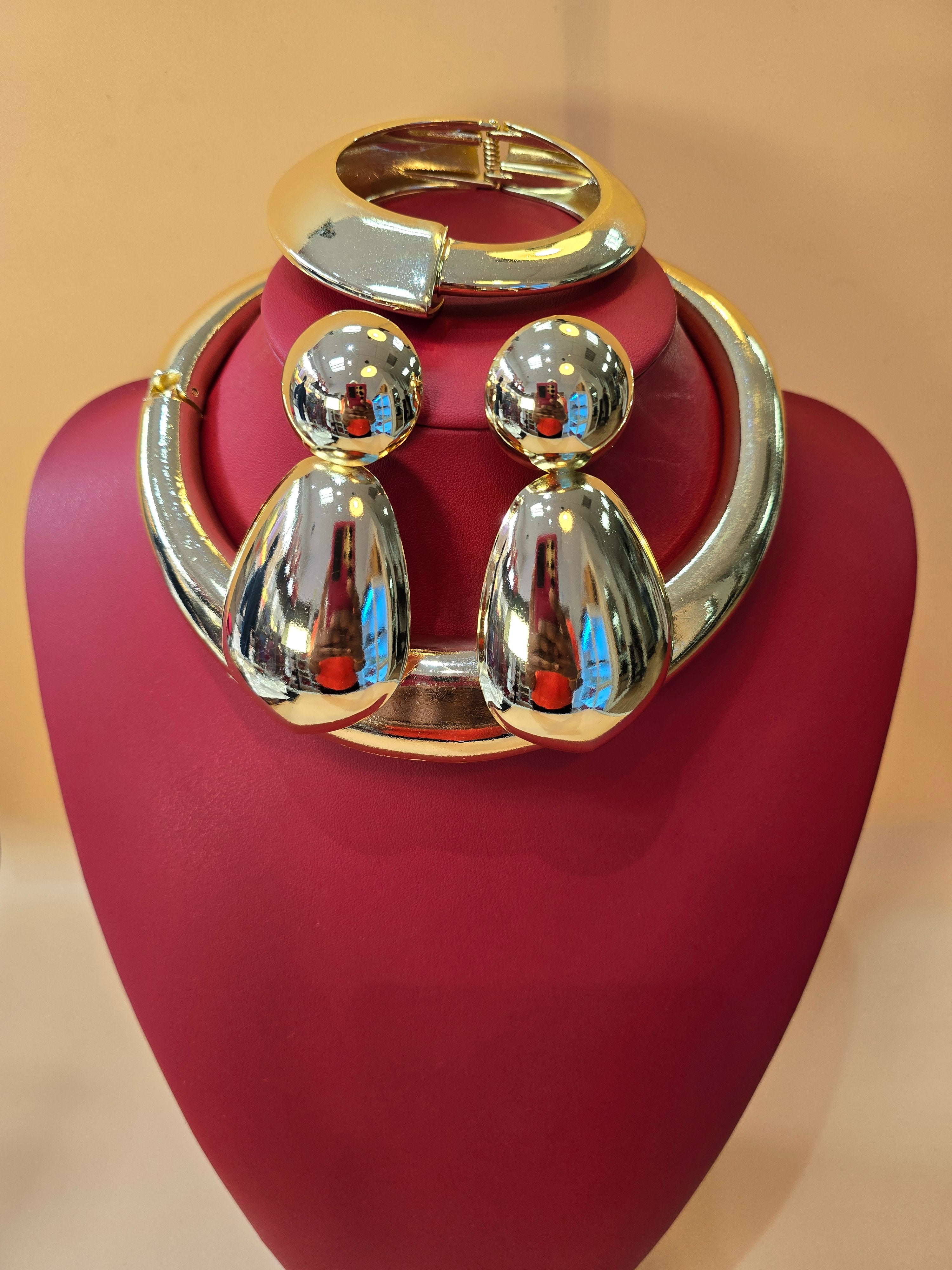 3 Piece Shiny Gold Set