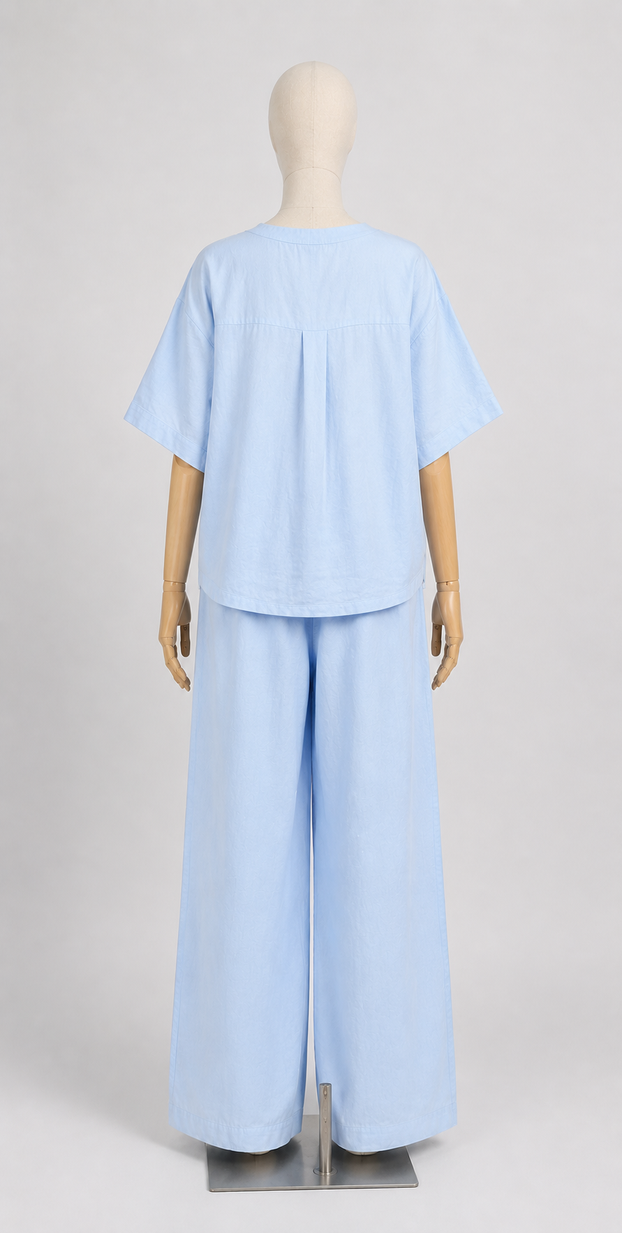 Relaxed Linen Lounge Set
