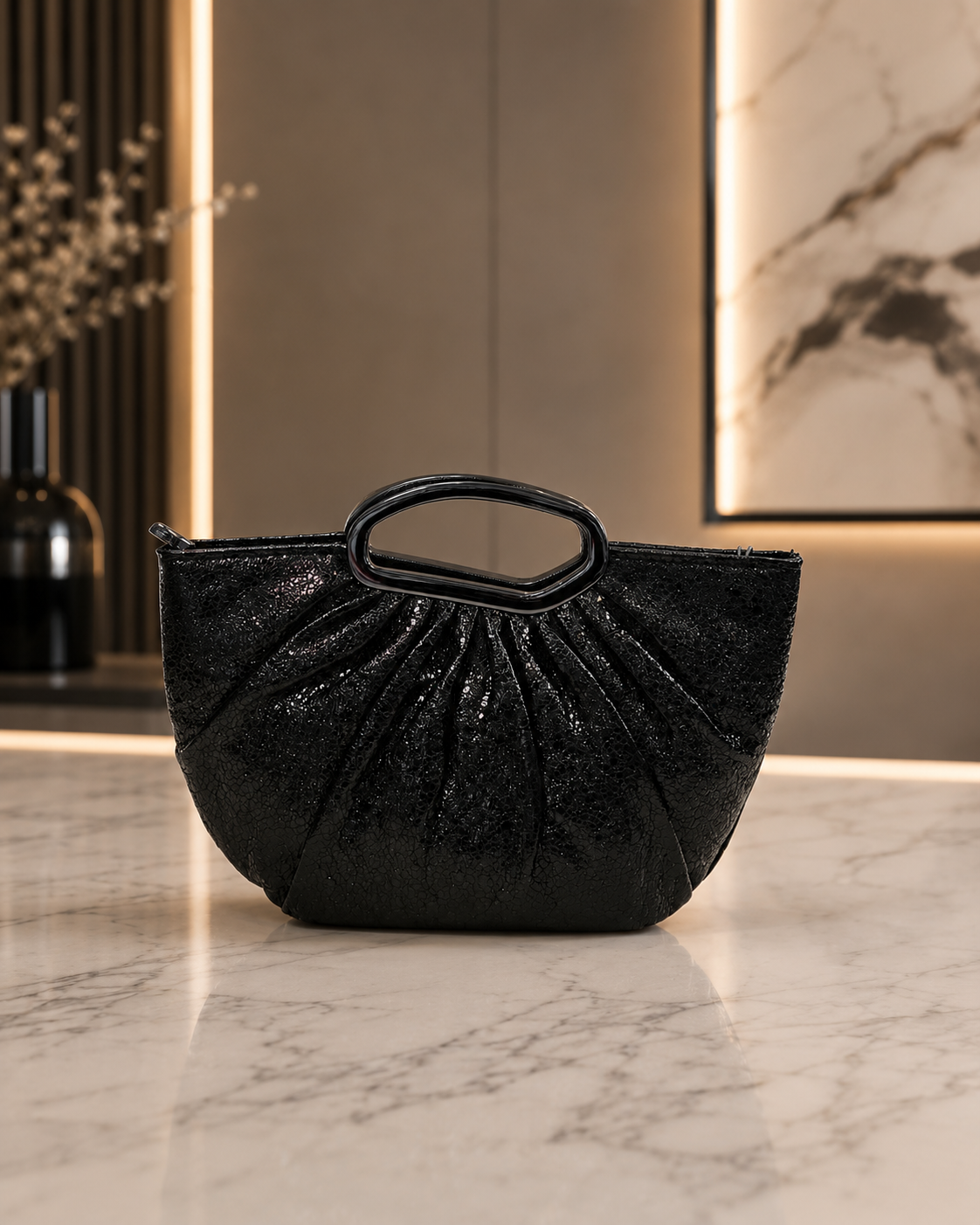 Noir Lumière Handle Clutch