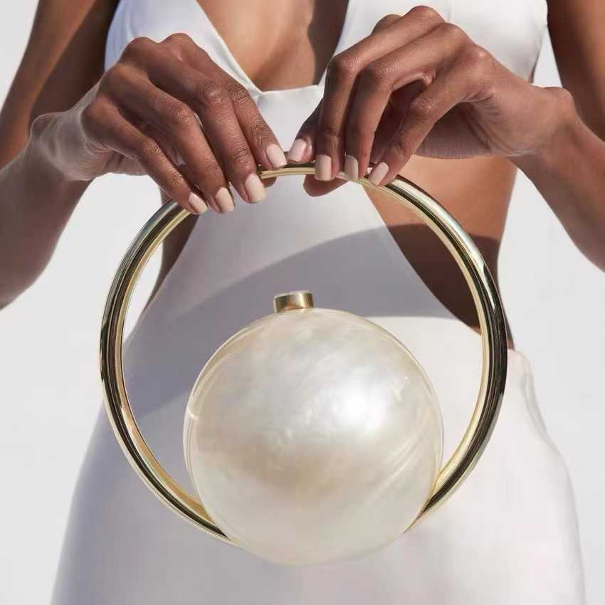 Pearl Clutch