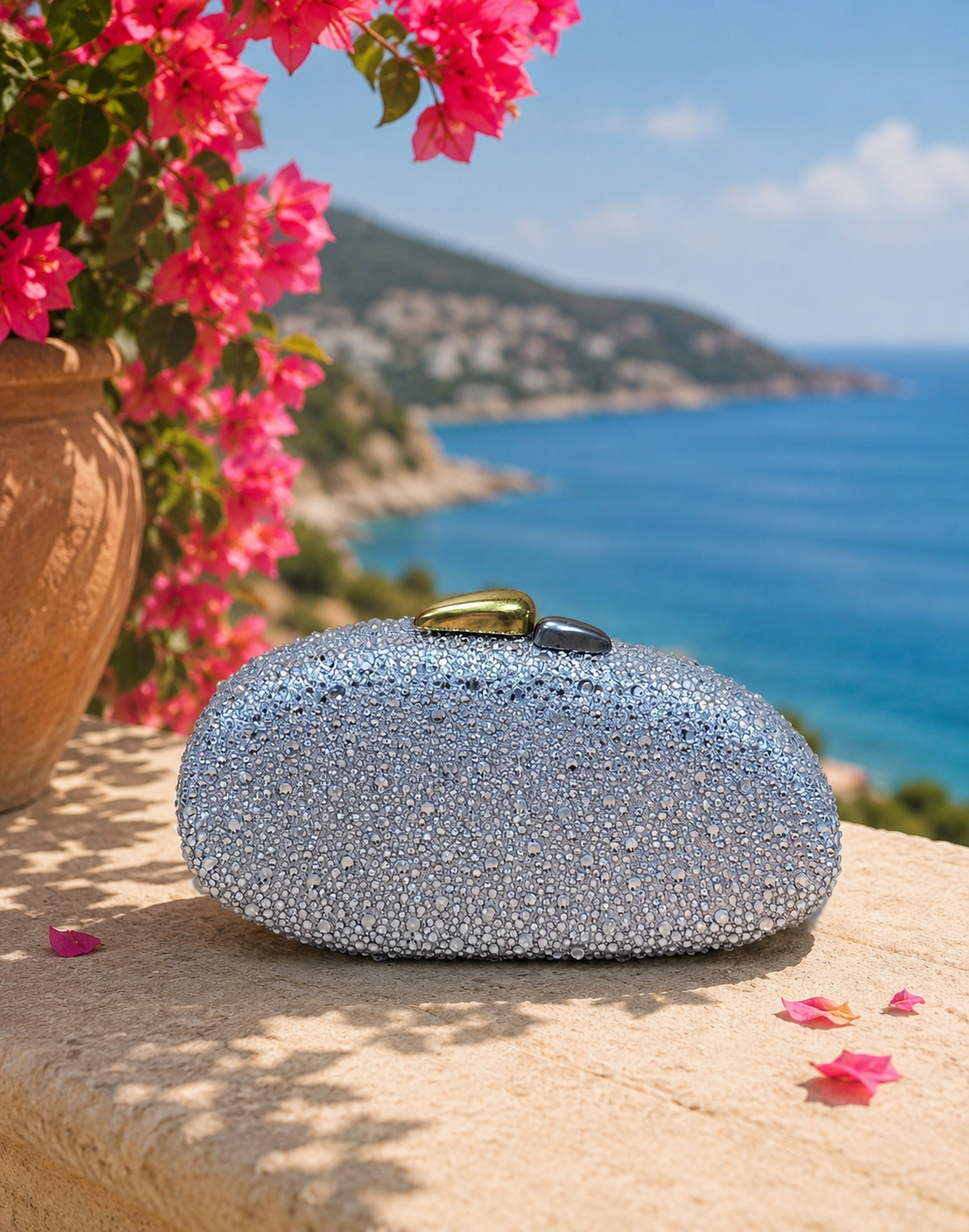 Luna Pearl Clutch